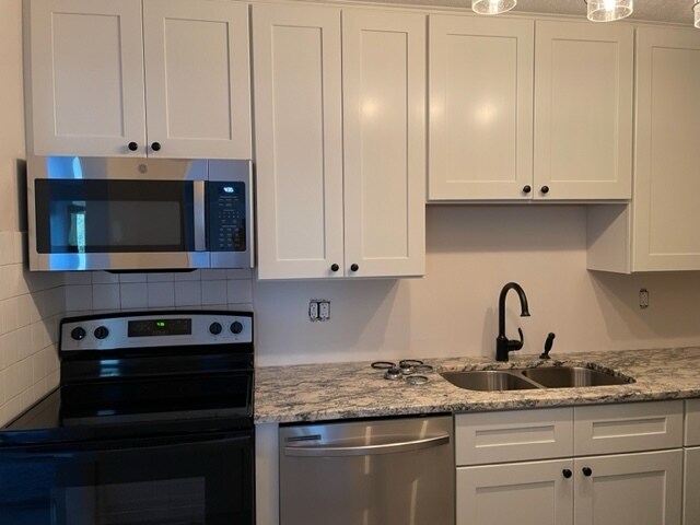 Building Photo - 329 Geneva Ave N