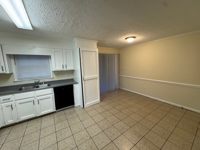 Building Photo - 107 Barrington Dr