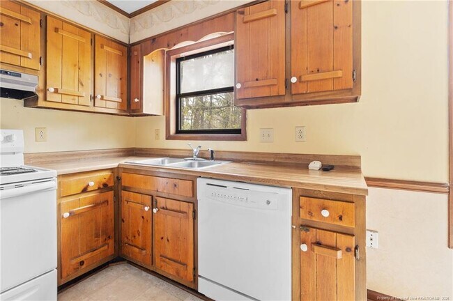 Building Photo - 6009 Dalton Rd