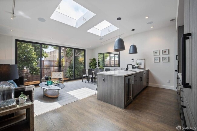 Building Photo - 903 Minnesota St