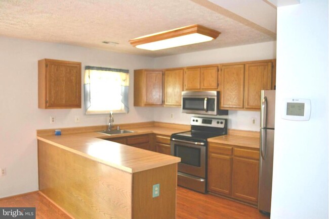 Building Photo - 351 Cool Breeze Ct