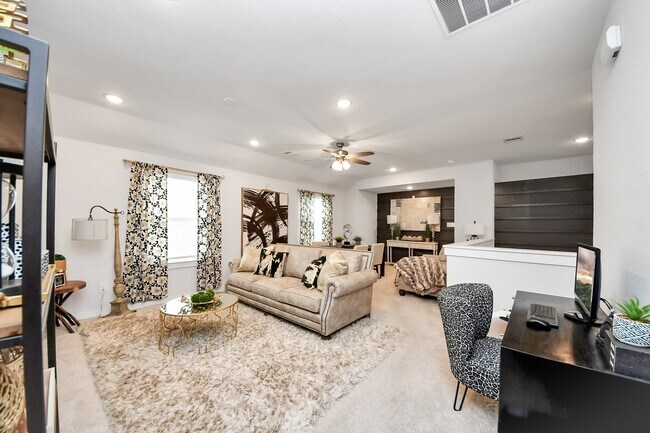 Building Photo - 15734 Autumn Sun Ct