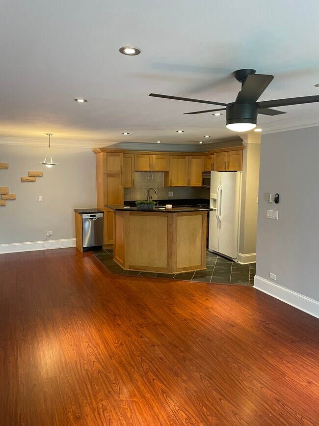 Building Photo - 16W535 79th St