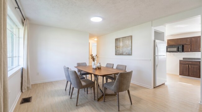 Building Photo - 3 bedroom 2 bathroom single family home | section 8 welcomed