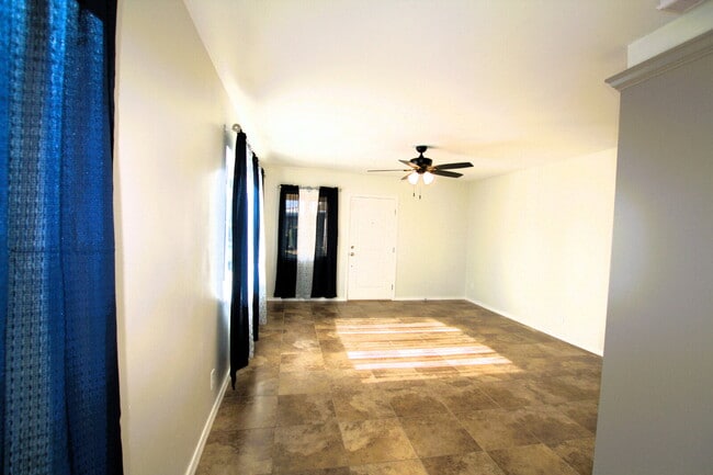 Building Photo - Completely Remodeled Duplex