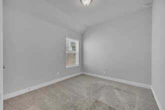 Building Photo - 22642 Rosebush Hl Rd