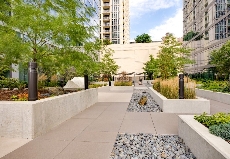 Building Photo - 51 E 14th Pl