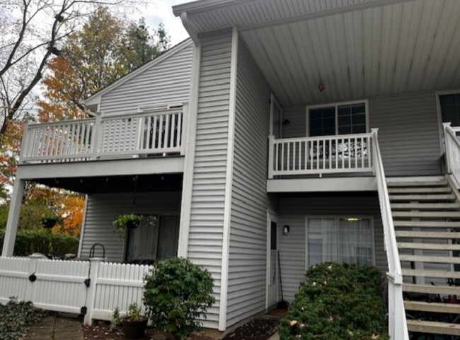 Building Photo - 8 Larkspur Ct