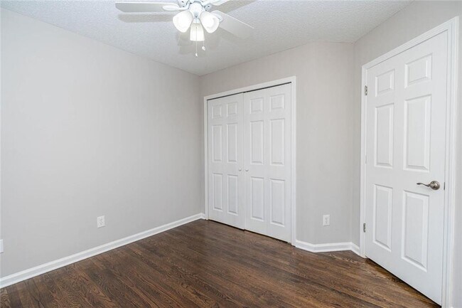 Building Photo - 3272 Peach Ct