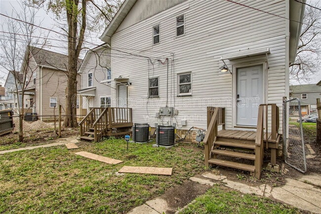 Building Photo - 1099 E 16th Ave