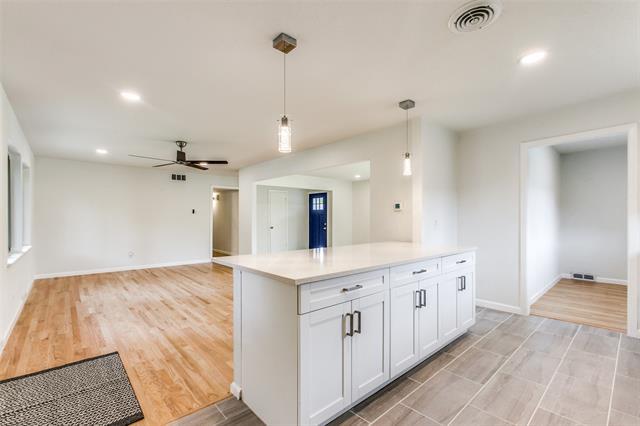 Building Photo - 3517 Woodleigh Dr