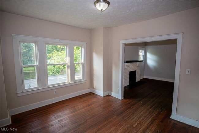 Building Photo - 276 Wildwood Ave