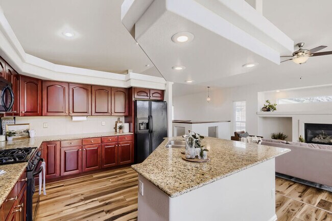 Building Photo - 9506 Hollydale Ct