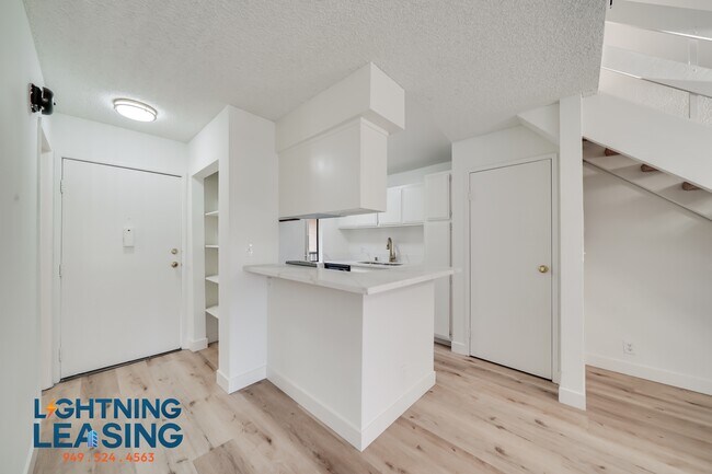 Building Photo - 6827 Whitsett Ave