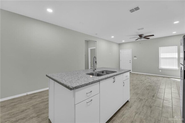 Building Photo - 1500 W Heritage Dr
