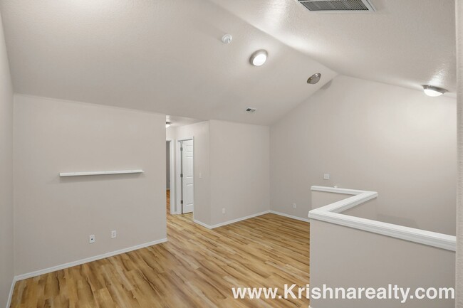 Building Photo - Lovely Home In A Excellent Location! 2 Bedrm 2.5 Bath in Arbor Reserve **PET FRIENDLY! & INTERNET...