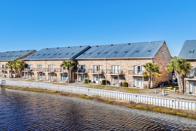 Building Photo - All Inclusive Seasonal Rental Available Oc...