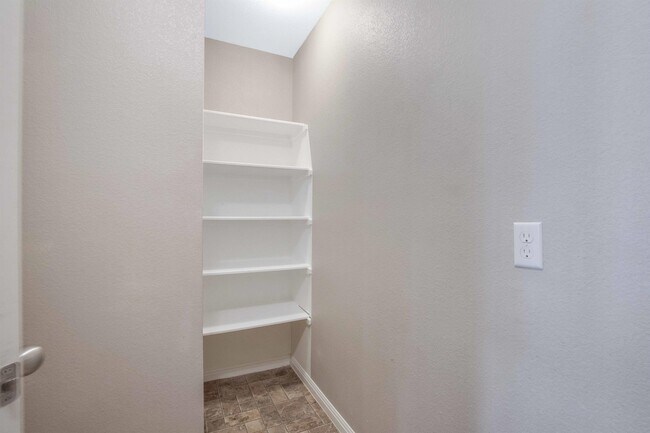 Building Photo - 15006 Parrish Ln