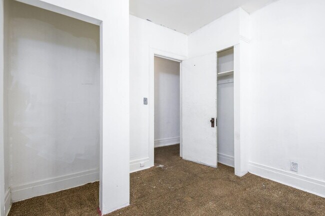 Building Photo - 1565 W Grand Blvd
