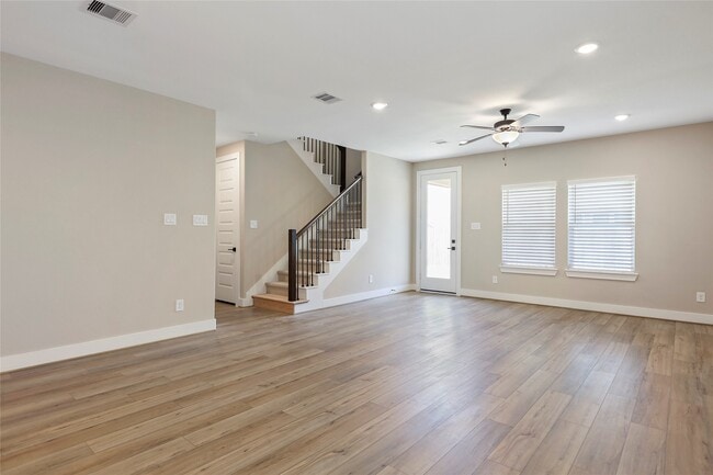 Building Photo - 2013 Woodland Pine Ct