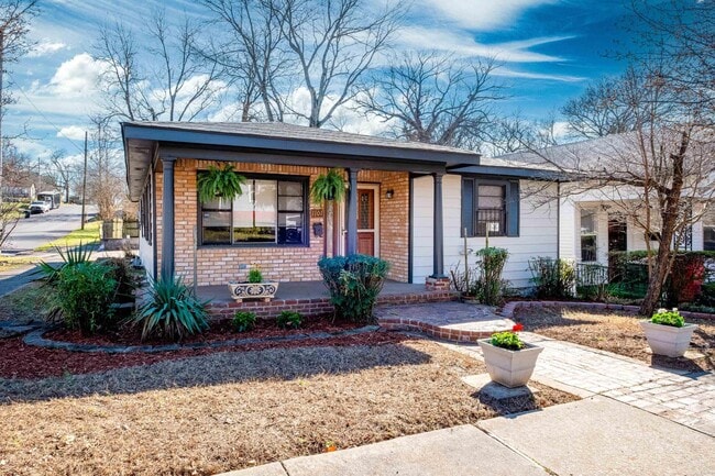 Building Photo - 1101 W Charles Bussey Ave