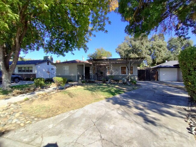 Primary Photo - 210 Covena Ave