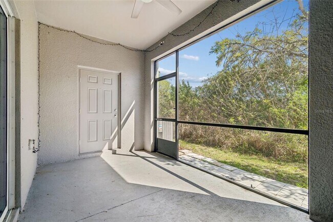 Building Photo - 10687 Lake Montauk Dr