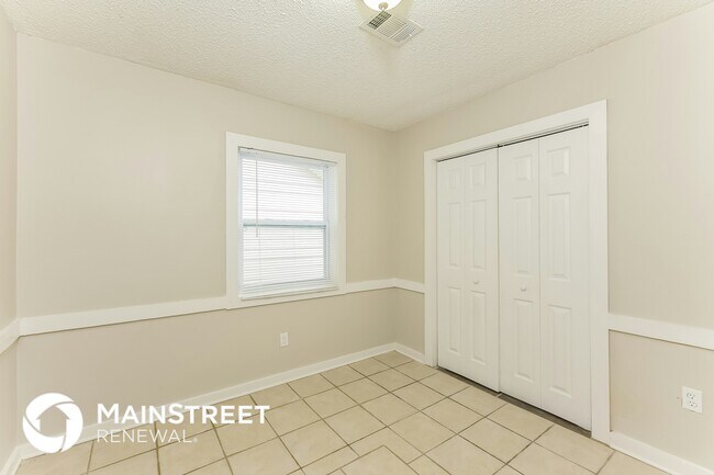 Building Photo - 1823 Quailwood Dr