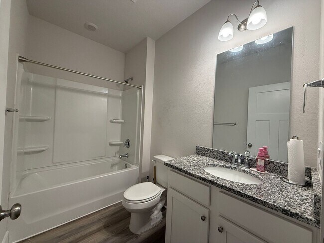 Building Photo - Pensacola - Kaheeley Ridge - 4 bedroom, 3 bathroom