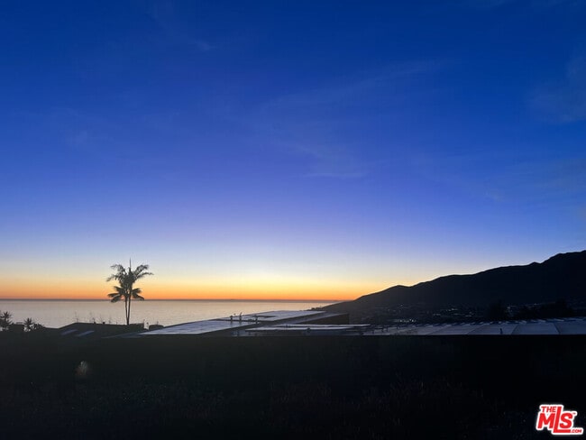 Building Photo - 254 Tranquillo Rd