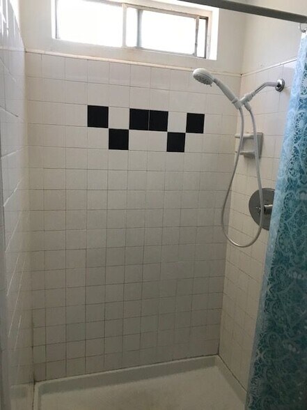 Building Photo - 2016 Evergreen St