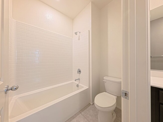 Building Photo - 5338 Mariner Ln