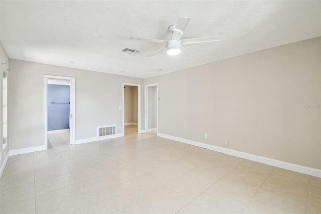 Building Photo - 5050 Porpoise Pl