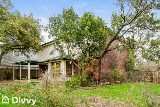 Building Photo - 9902 N Lake, San Antonio, TX 78254