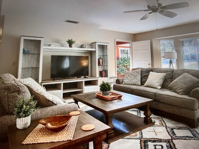 Building Photo - 2410 Coachman Rd