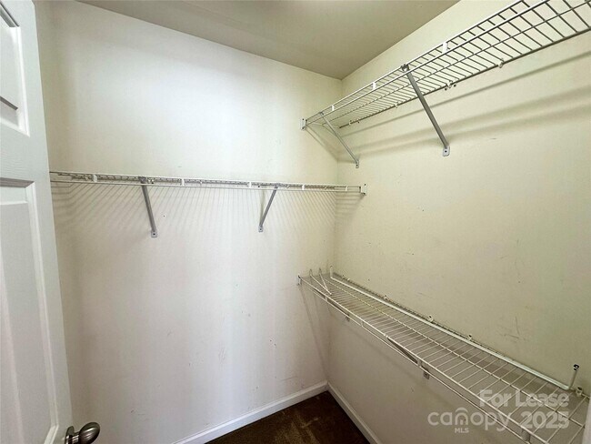 Building Photo - 7946 Mariners Pointe Cir