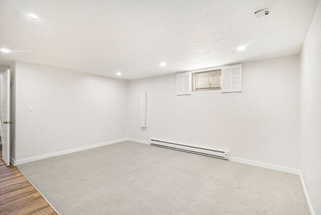 Building Photo - Pecos9881