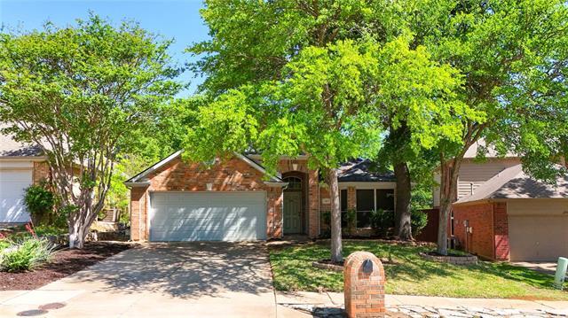 Building Photo - 2405 Pinehurst Ct