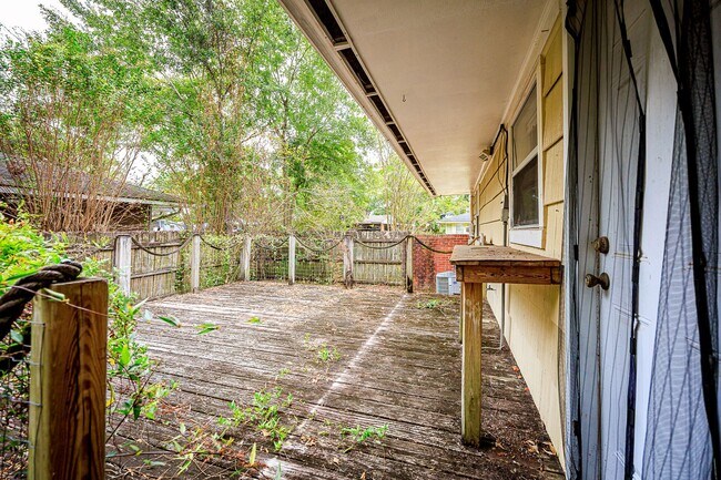 Building Photo - 2919 Criswell Ave