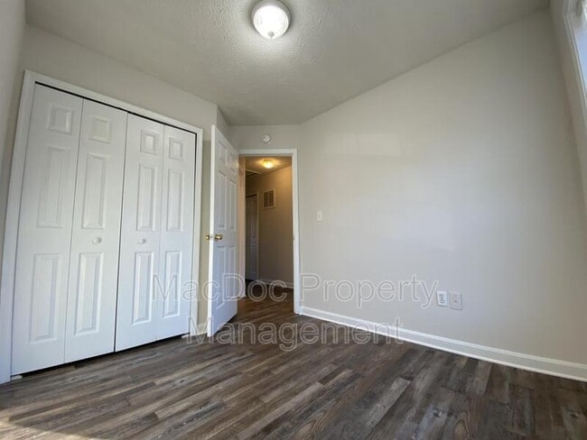 Building Photo - 9609 Coventry Creek Dr