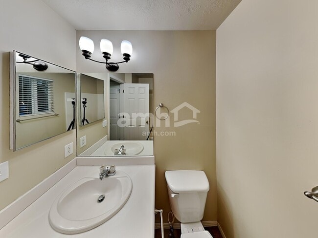 Building Photo - 854 W 1300 N