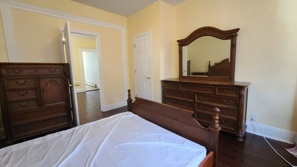 Building Photo - 271 Claremont Ave