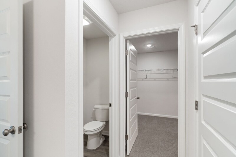 Building Photo - 10593 Queens Gate Cir