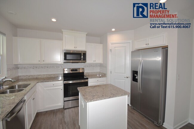 Building Photo - Gorgeous home in Three Rivers Community! N...