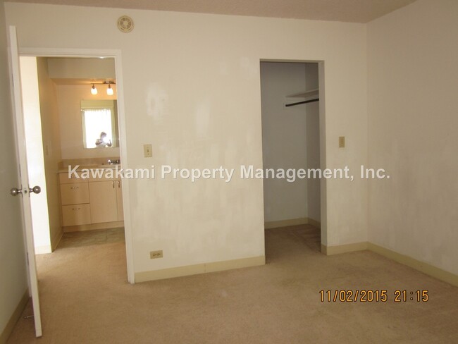 Building Photo - Clean, Light, Convenient Location, 6th Flo...