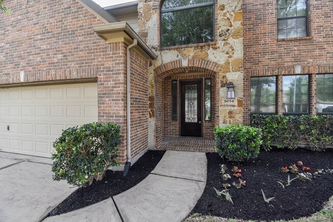 Building Photo - 6034 Gracys Landing Ln