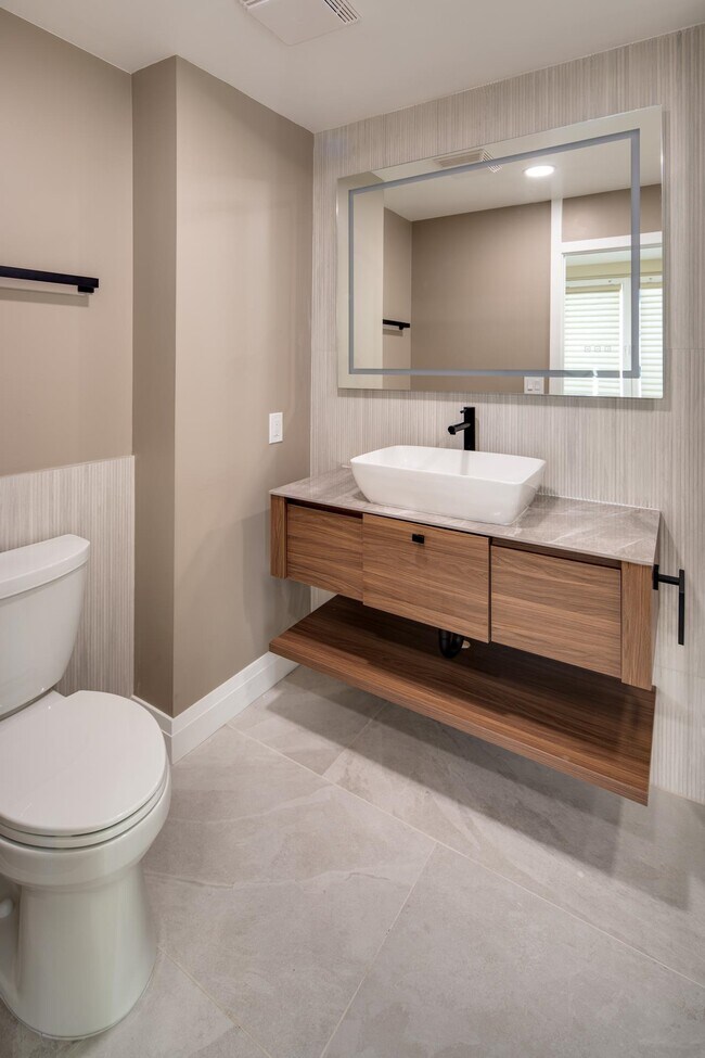 Building Photo - 600 Harbor Blvd