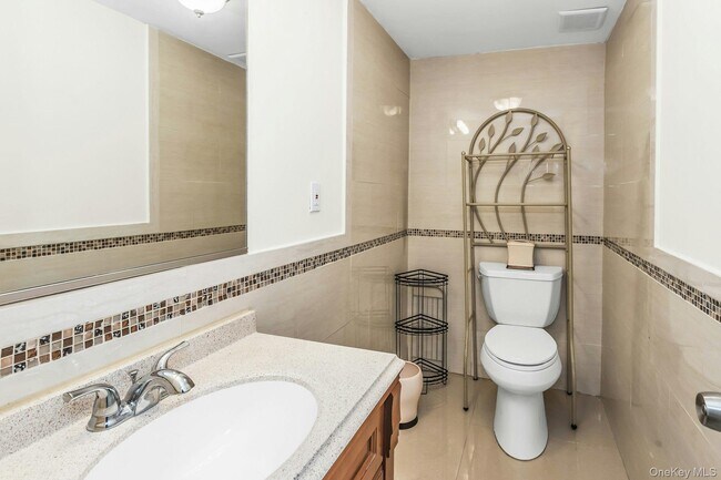 Building Photo - 180 Kensington Rd