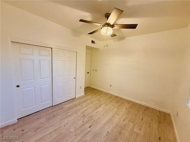 Building Photo - 1050 E Cactus Ave