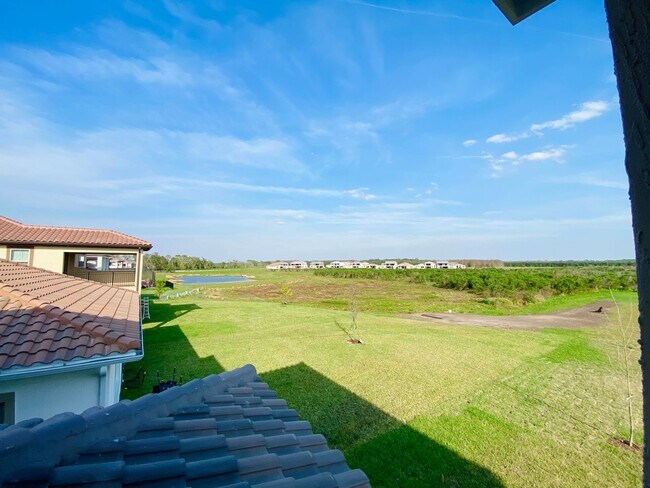 Building Photo - Luxury house for rent